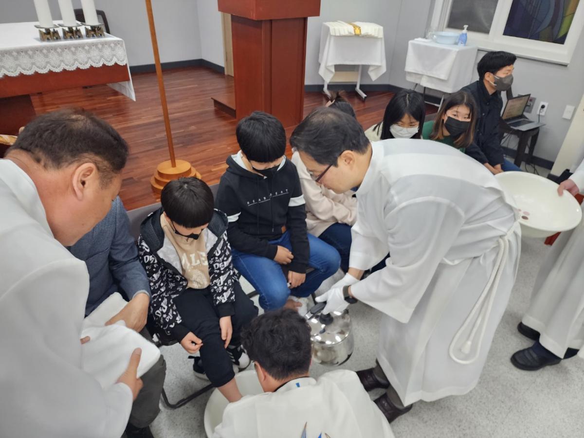 2023년4월6일 성목요일 세족례-3.jpg