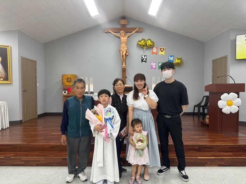 2023.6.11첫영성체(신찬솔 안드레아 가족).jpg